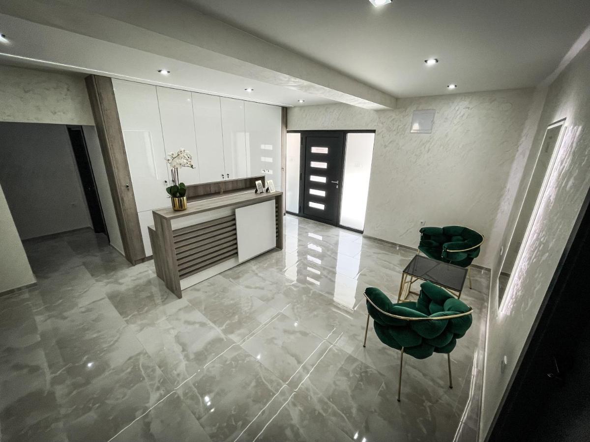 Apartmani Mila Laktaši Extérieur photo