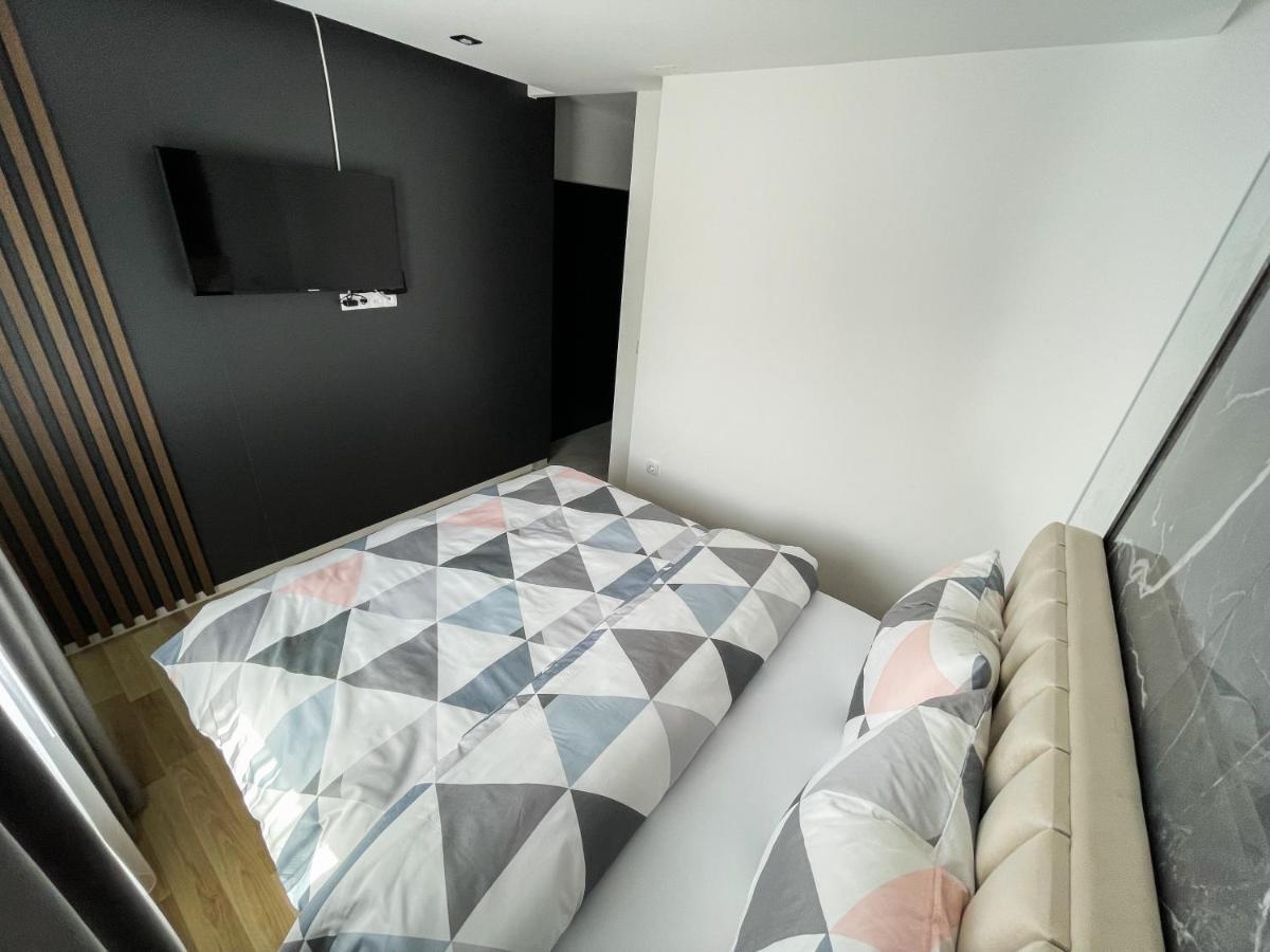 Apartmani Mila Laktaši Extérieur photo
