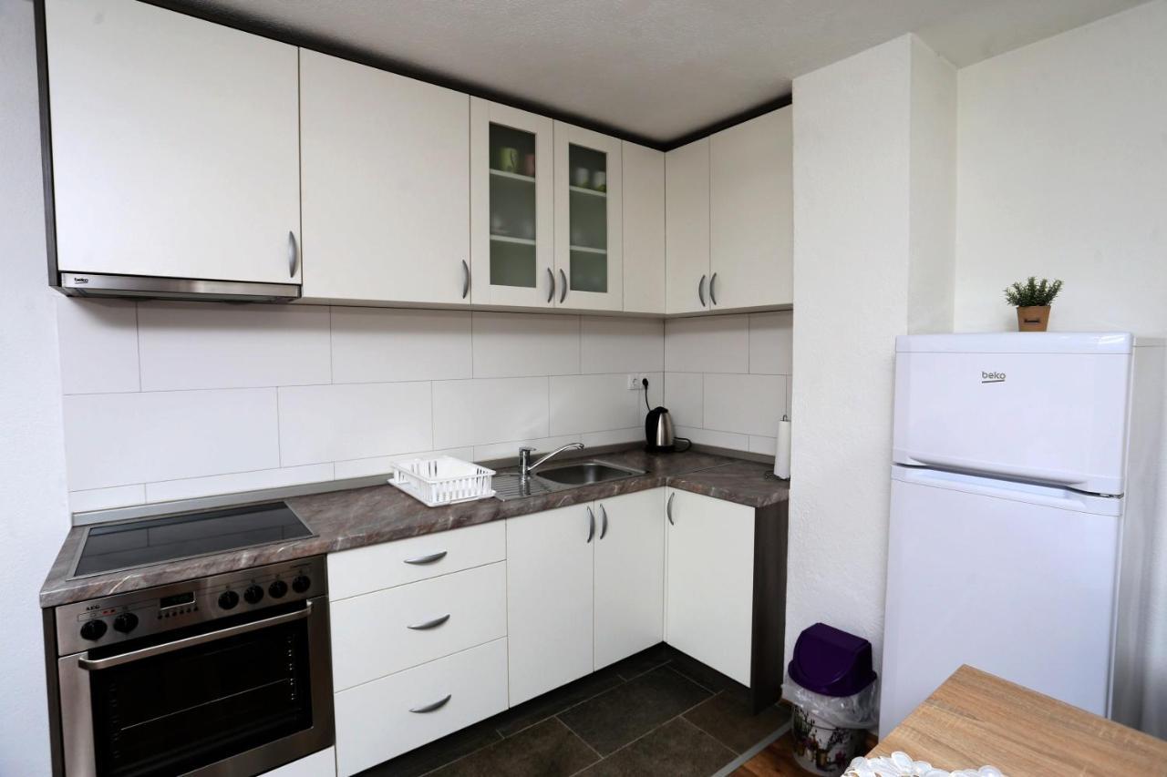 Apartmani Mila Laktaši Extérieur photo