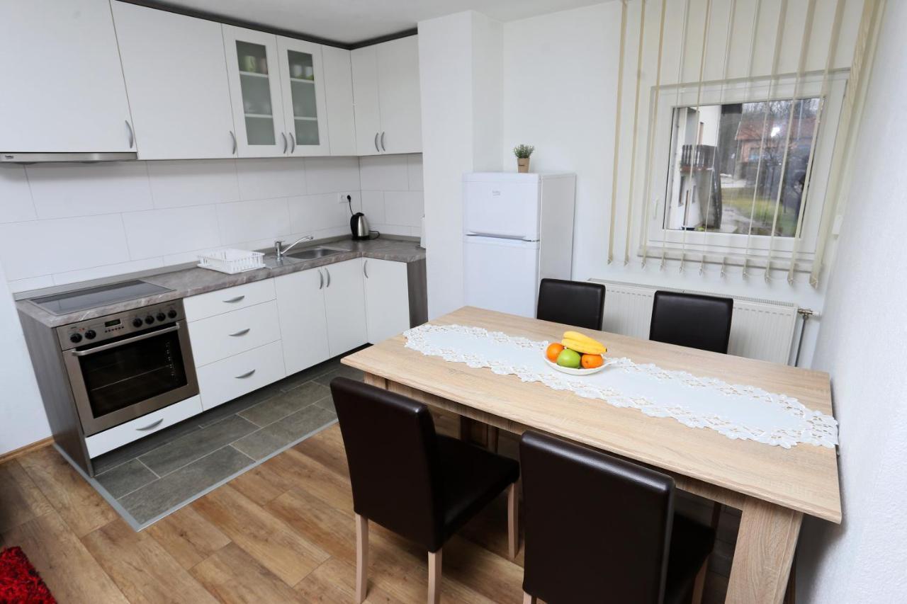 Apartmani Mila Laktaši Extérieur photo