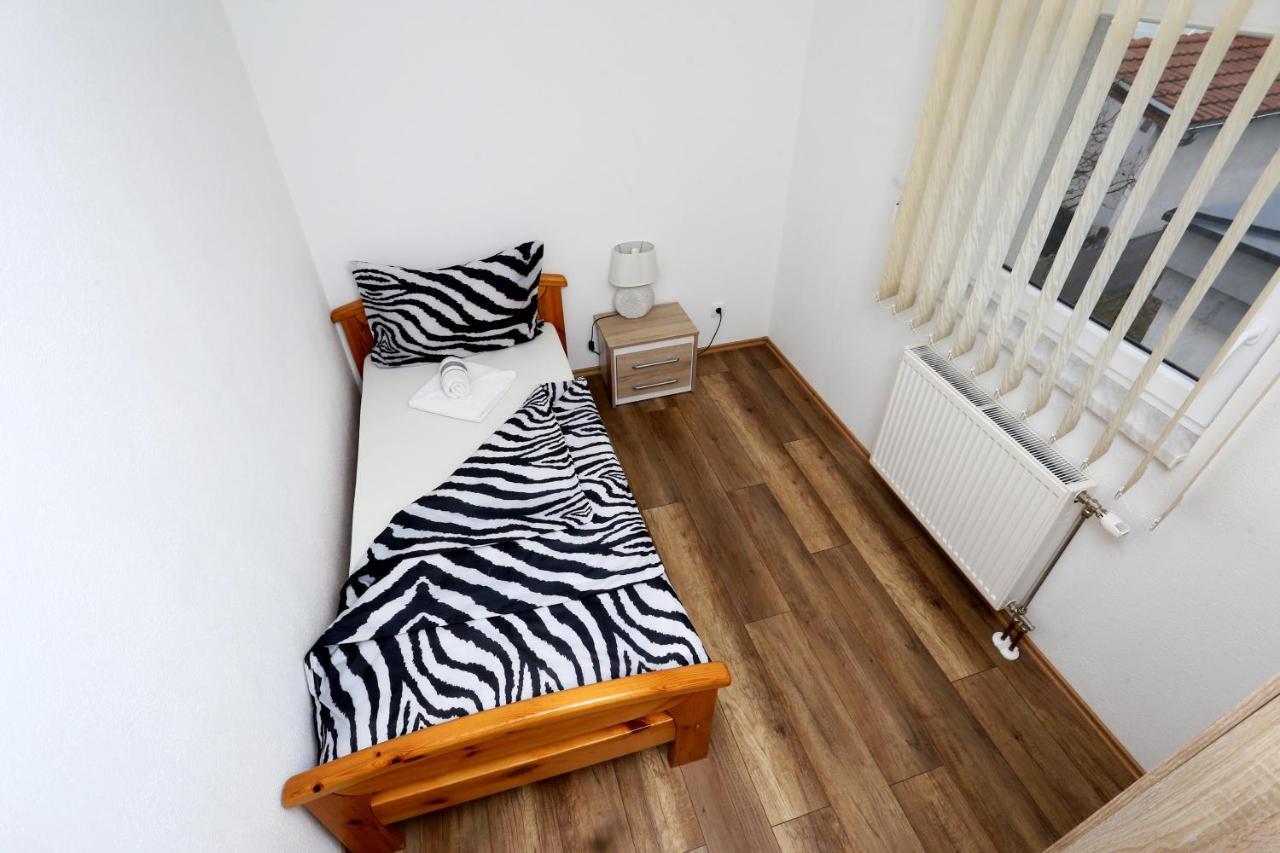 Apartmani Mila Laktaši Extérieur photo